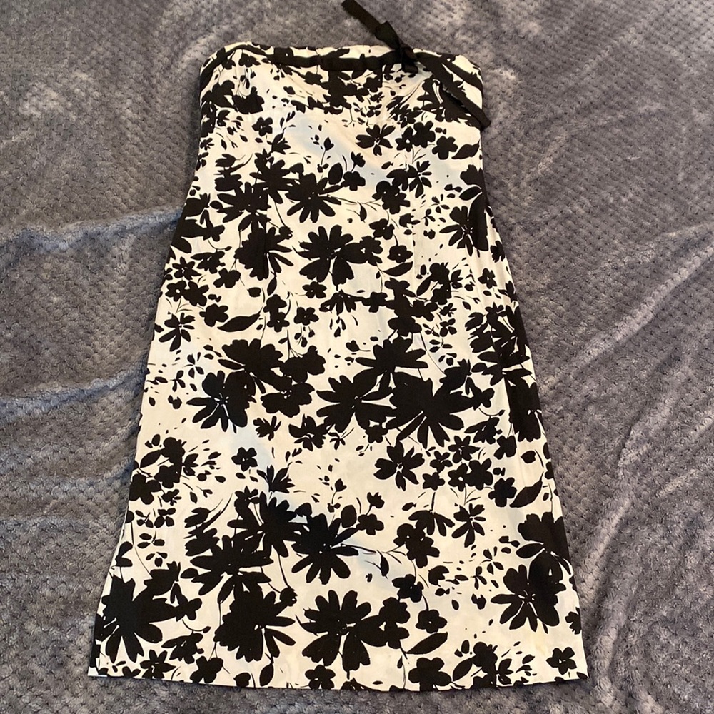 PC worn 1 time gorgeous black and white floral strapless dress Amanda Smith sz6
